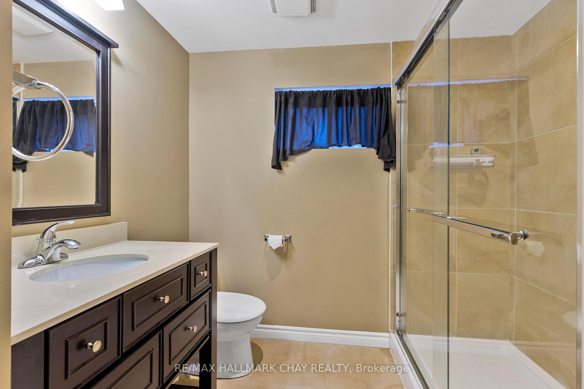 Photo 26 of 28 Bloom Crescent, Barrie, Ardagh — HOMEH