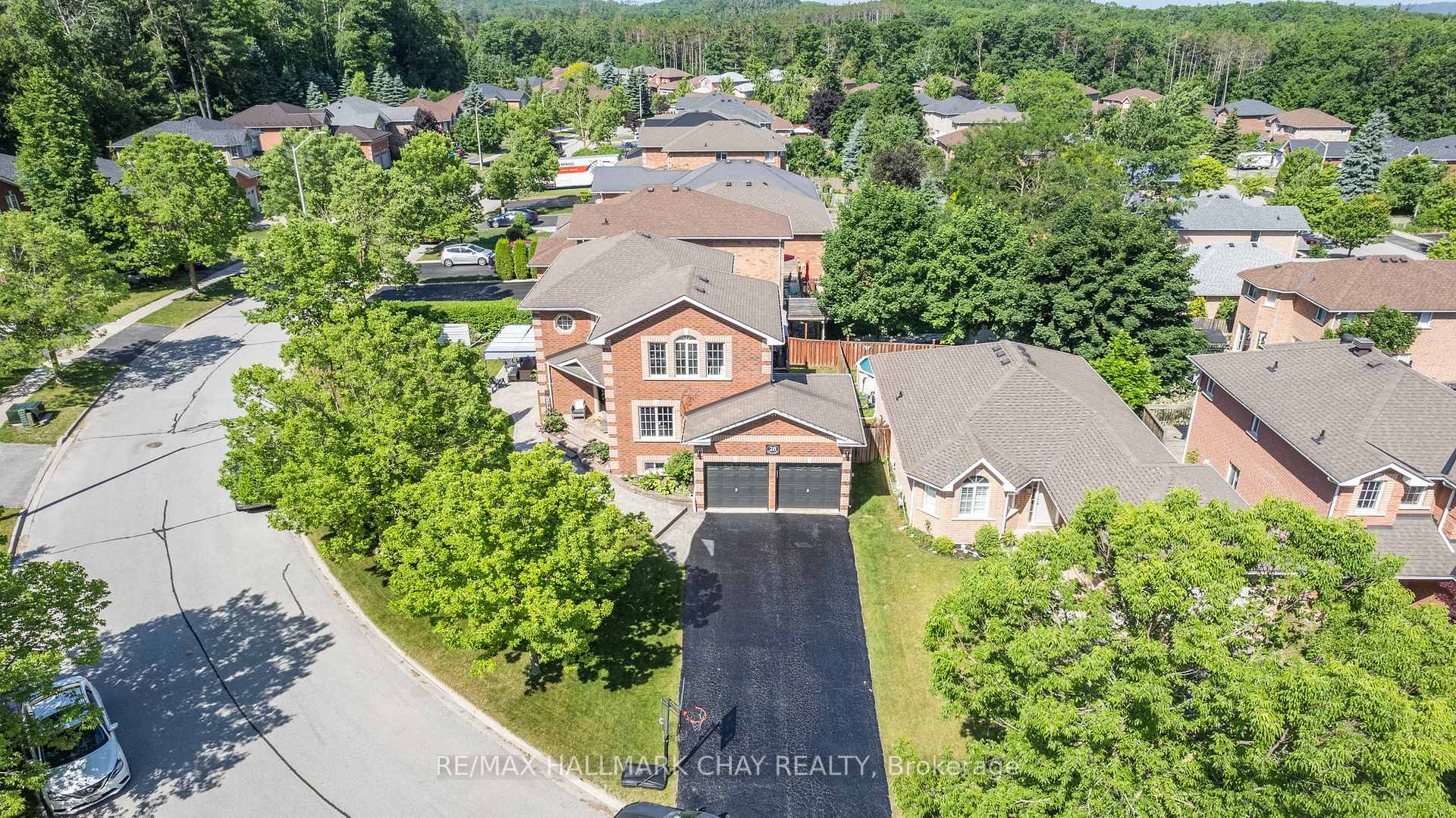 Photo 31 of 28 Bloom Crescent, Barrie, Ardagh — HOMEH