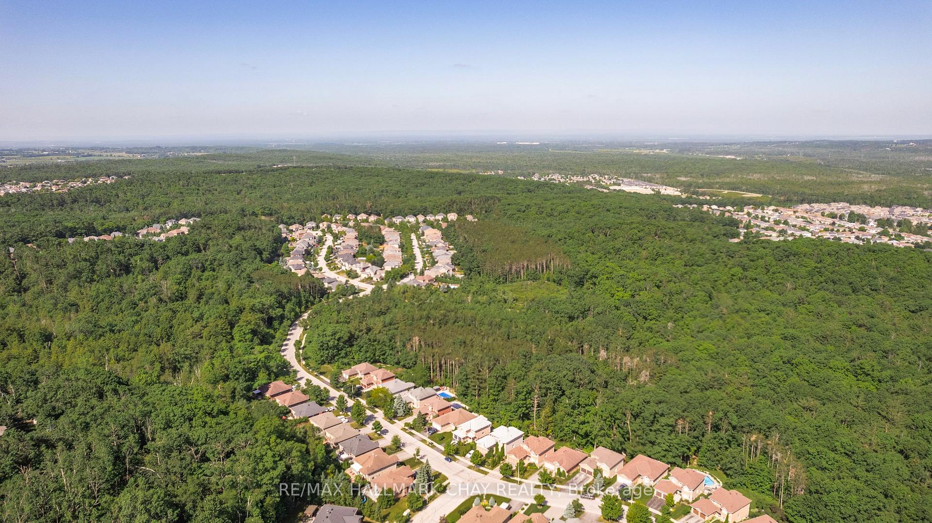 Photo 33 of 28 Bloom Crescent, Barrie, Ardagh — HOMEH