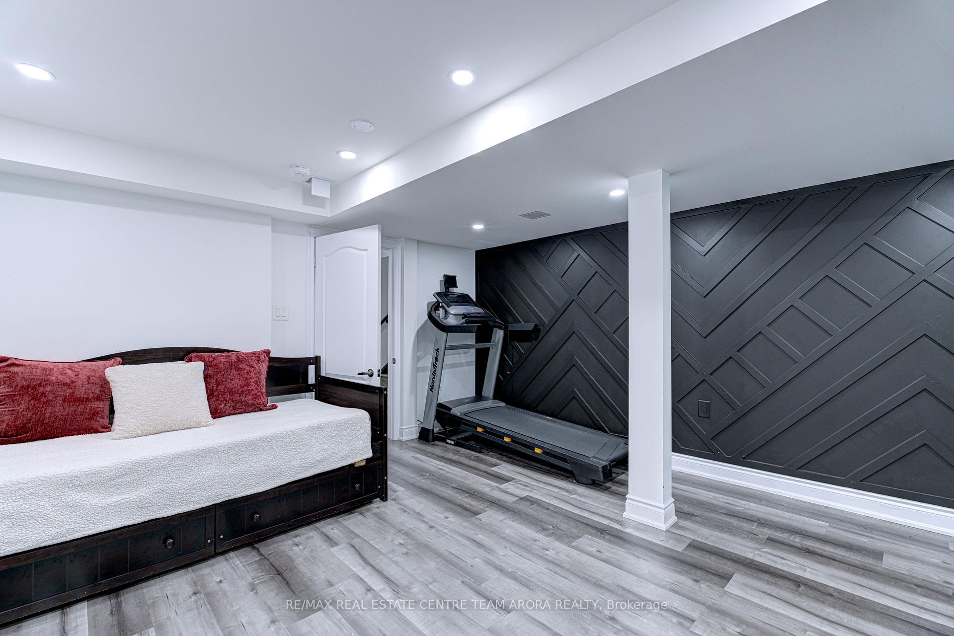 Photo 38 of 83 Commodore Drive, Brampton, Credit Valley — HOMEH