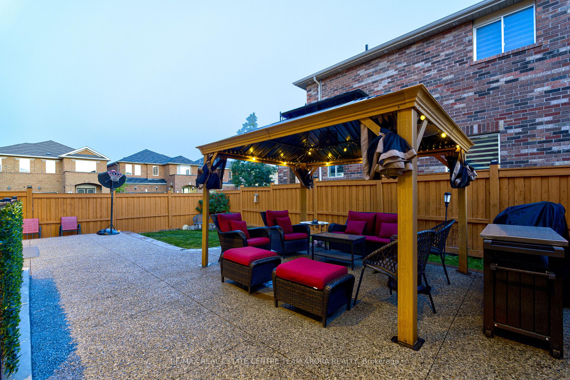 Photo 63 of 83 Commodore Drive, Brampton, Credit Valley — HOMEH