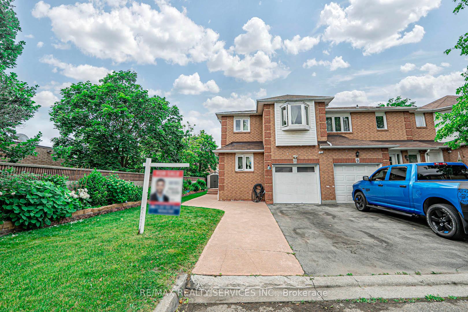 Photo 2 of Unit 10, 10 Shirley Place, Brampton, Heart Lake East — HOMEH
