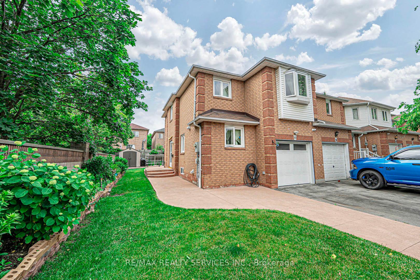 Photo 3 of Unit 10, 10 Shirley Place, Brampton, Heart Lake East — HOMEH