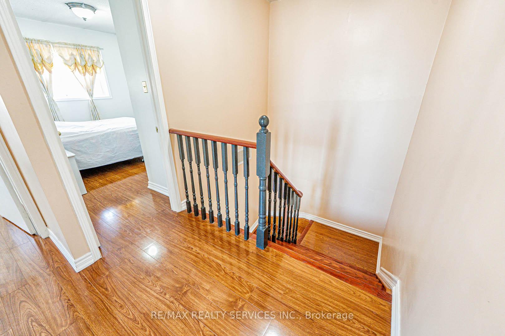 Photo 15 of Unit 10, 10 Shirley Place, Brampton, Heart Lake East — HOMEH