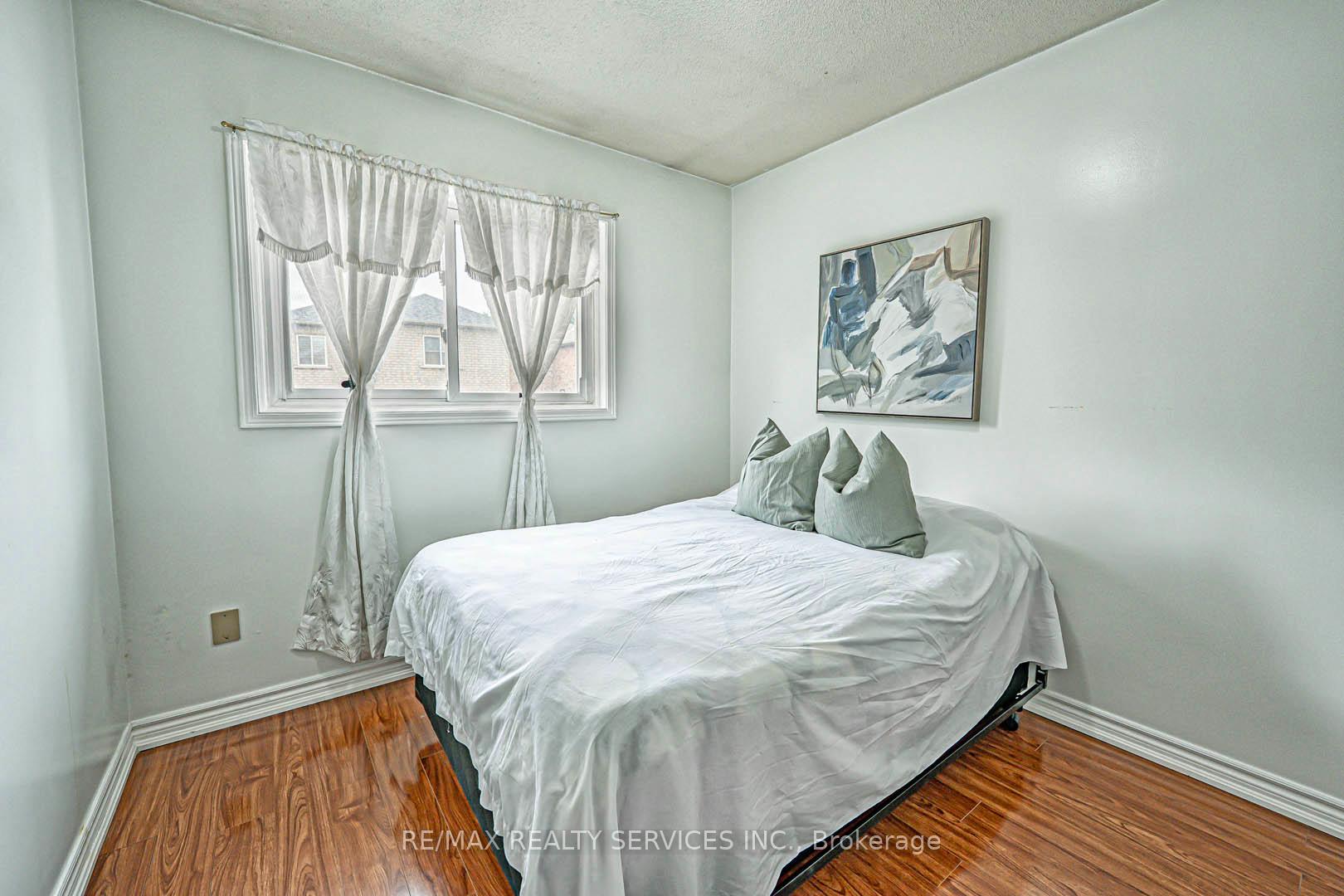 Photo 20 of Unit 10, 10 Shirley Place, Brampton, Heart Lake East — HOMEH