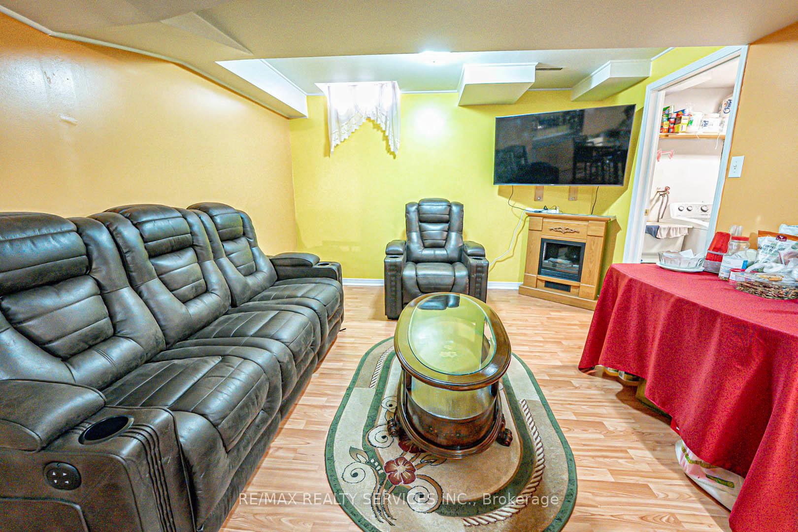 Photo 22 of Unit 10, 10 Shirley Place, Brampton, Heart Lake East — HOMEH