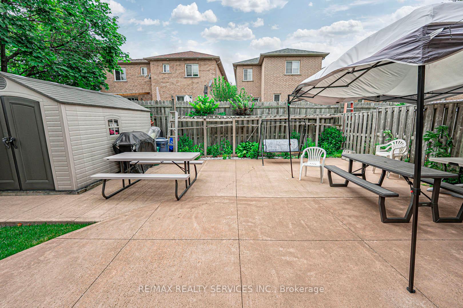 Photo 27 of Unit 10, 10 Shirley Place, Brampton, Heart Lake East — HOMEH