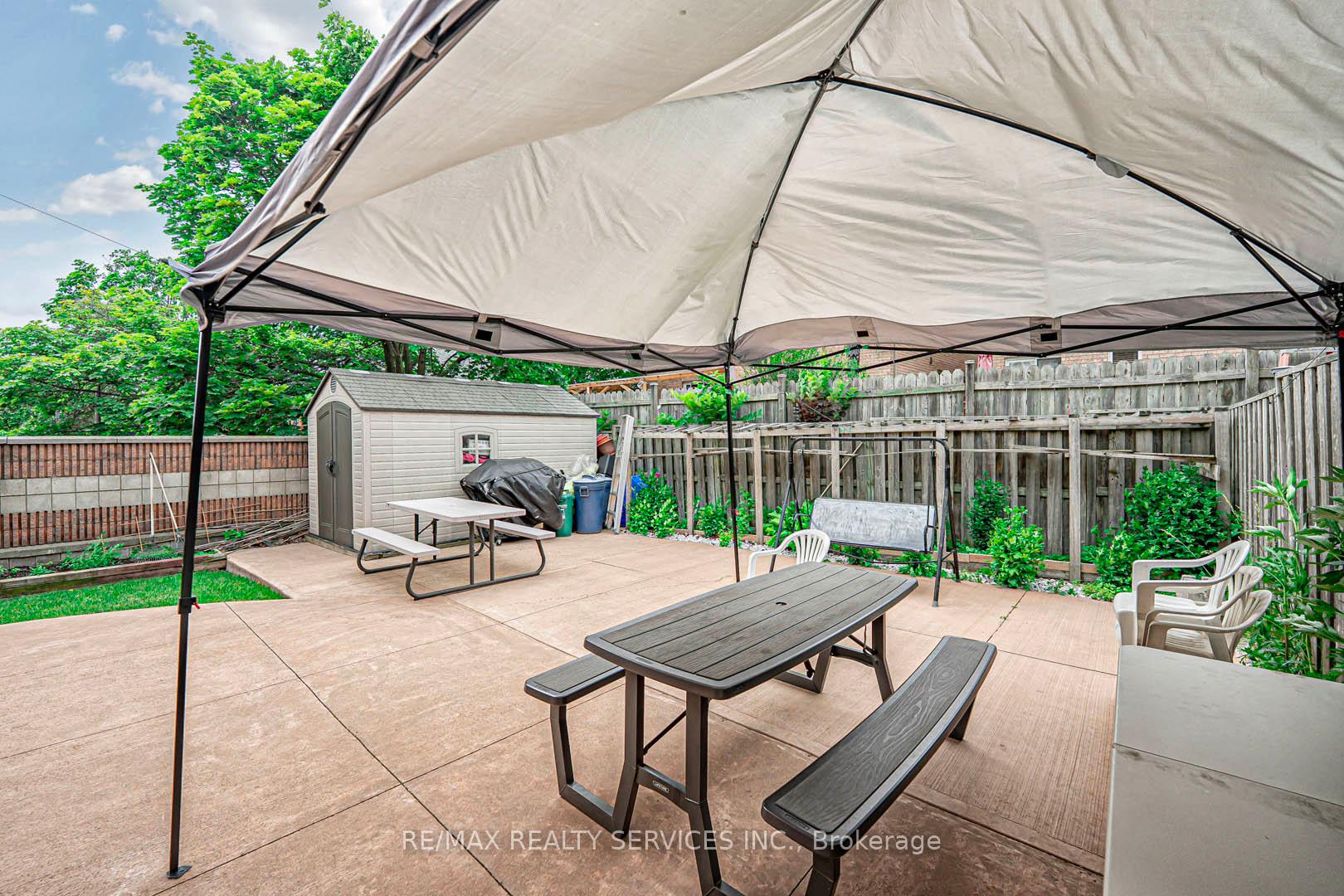 Photo 28 of Unit 10, 10 Shirley Place, Brampton, Heart Lake East — HOMEH