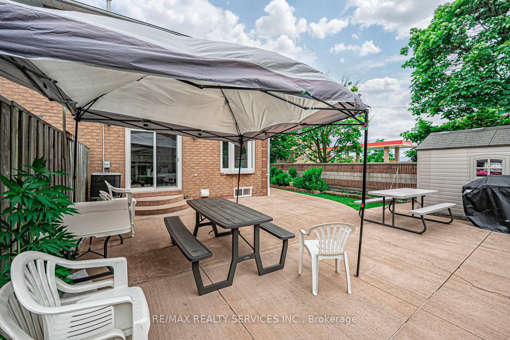 Photo 29 of Unit 10, 10 Shirley Place, Brampton, Heart Lake East — HOMEH