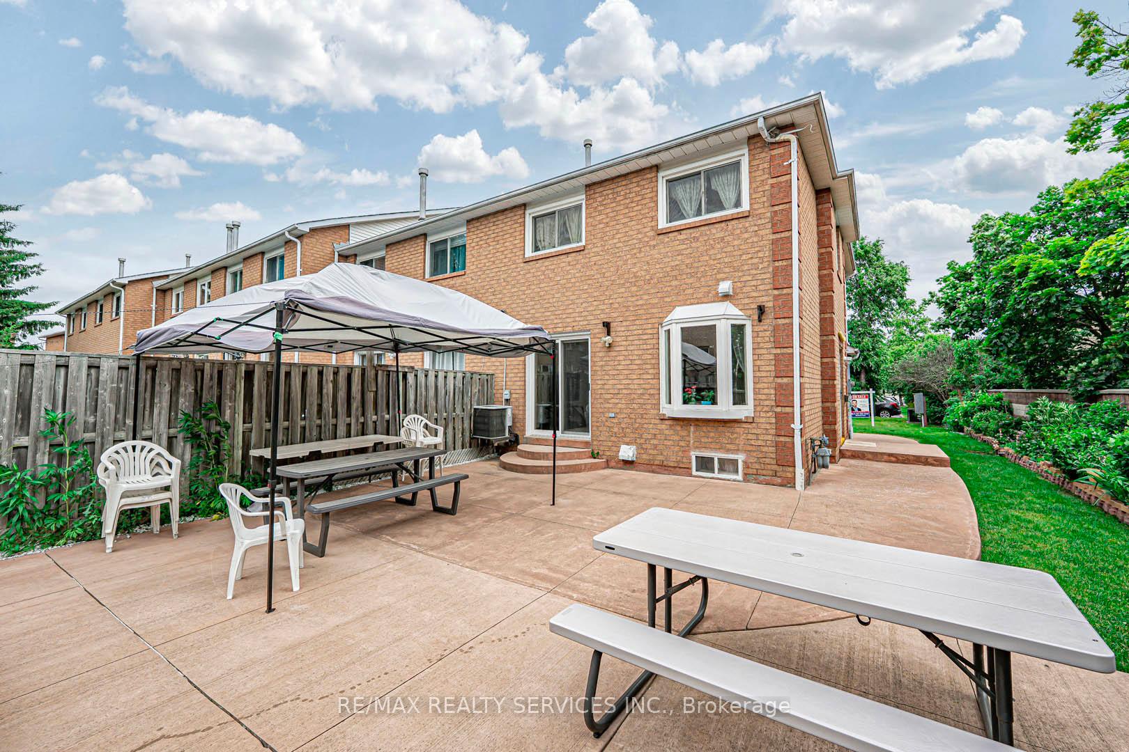 Photo 30 of Unit 10, 10 Shirley Place, Brampton, Heart Lake East — HOMEH