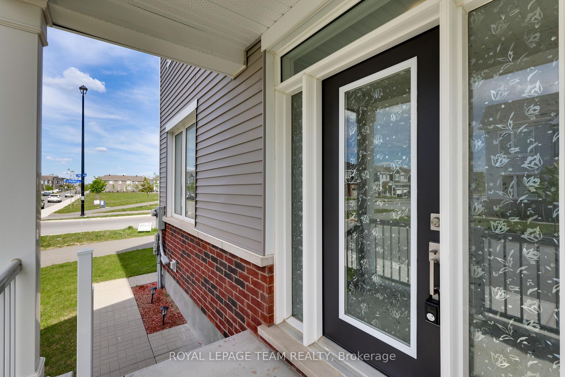 Photo 5 of 2032 Elevation Road, Ottawa, Barrhaven - Half Moon Bay — HOMEH