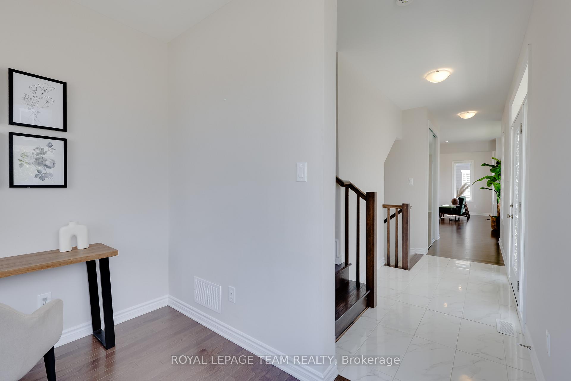 Photo 9 of 2032 Elevation Road, Ottawa, Barrhaven - Half Moon Bay — HOMEH