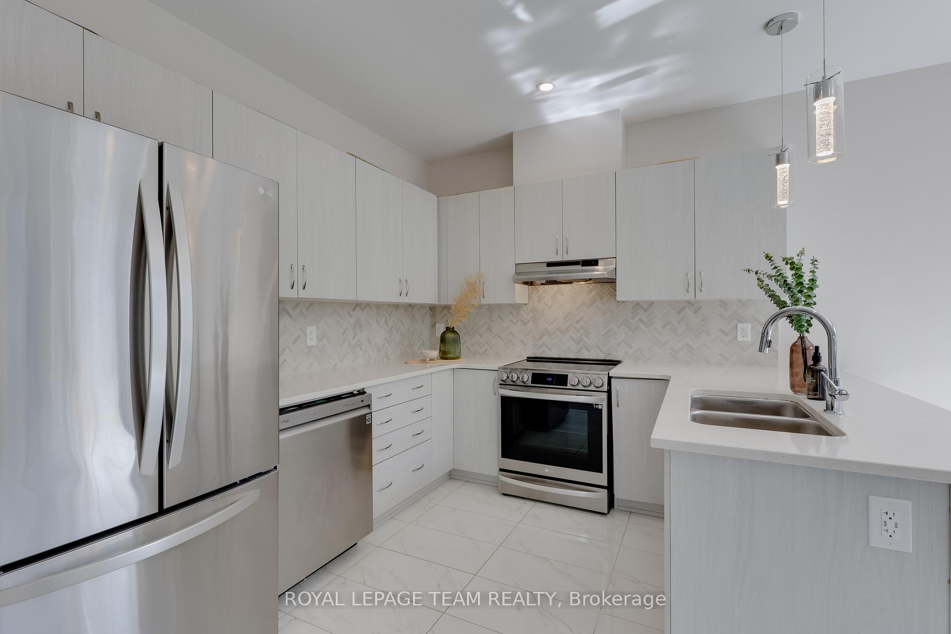 Photo 23 of 2032 Elevation Road, Ottawa, Barrhaven - Half Moon Bay — HOMEH