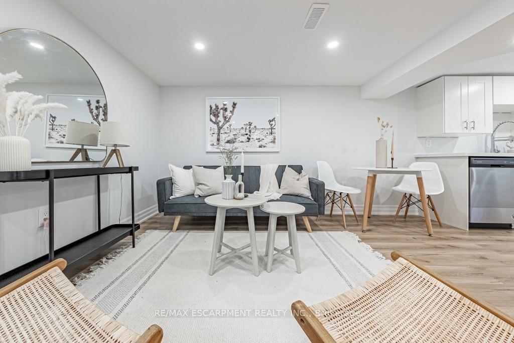 Photo 3 of Unit LOWER, 587 Queensdale Avenue E, Hamilton, Eastmount — HOMEH