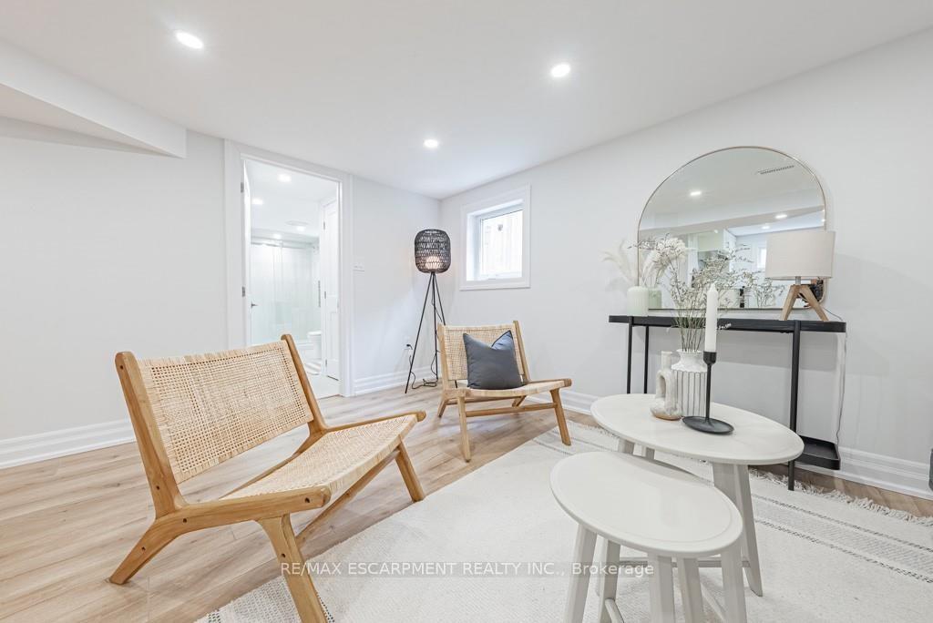 Photo 6 of Unit LOWER, 587 Queensdale Avenue E, Hamilton, Eastmount — HOMEH