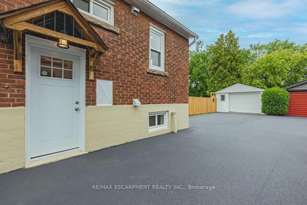 Photo 11 of Unit LOWER, 587 Queensdale Avenue E, Hamilton, Eastmount — HOMEH