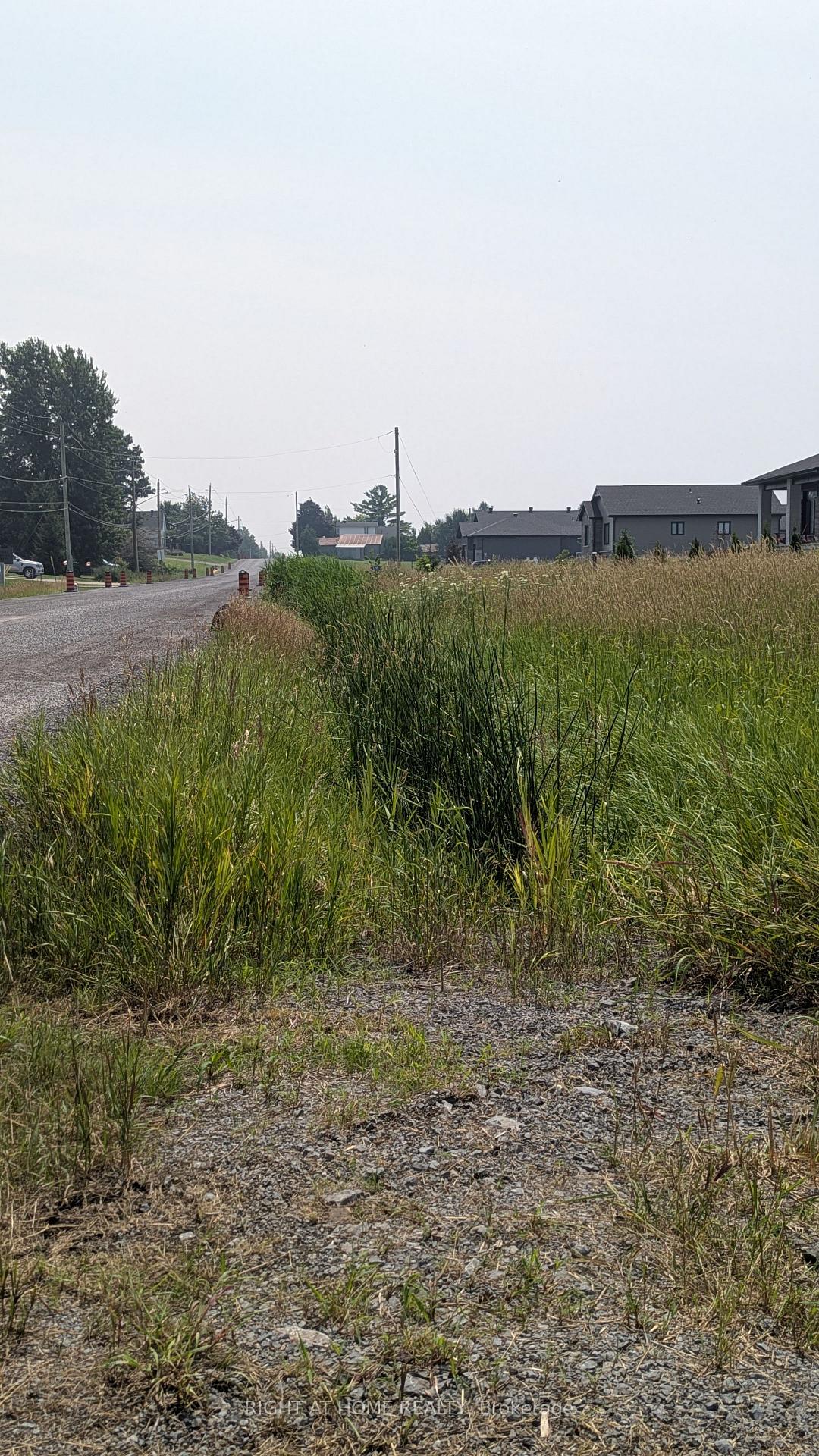 Photo 2 of 3266 Sarsfield Road N, Ottawa, Cumberland West — HOMEH