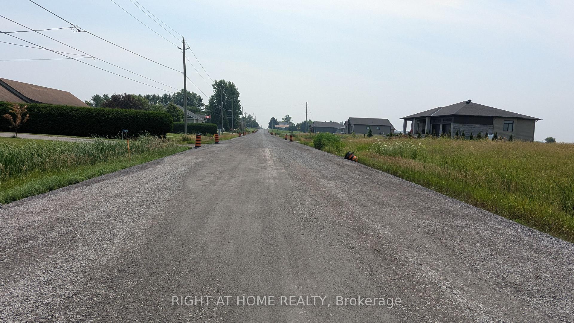 Photo 3 of 3266 Sarsfield Road N, Ottawa, Cumberland West — HOMEH
