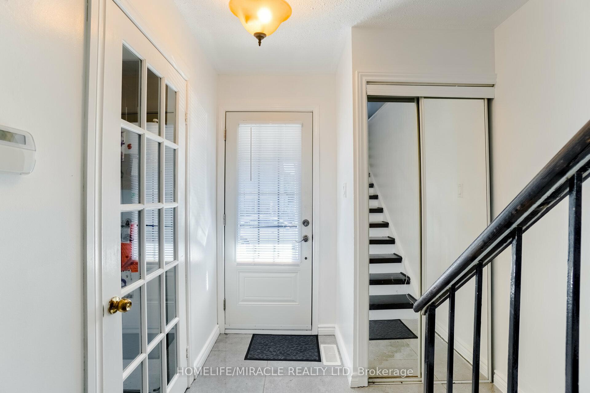 Photo 30 of 34 Greenbush Crescent, Brampton, Northgate — HOMEH
