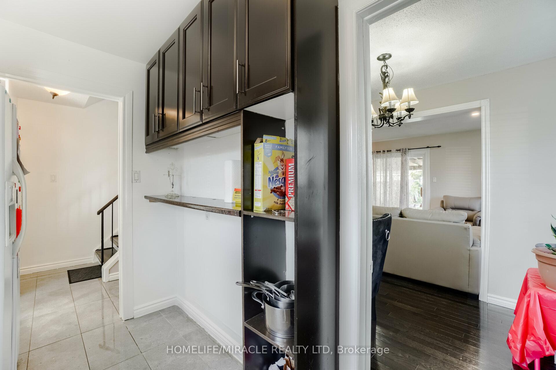 Photo 9 of 34 Greenbush Crescent, Brampton, Northgate — HOMEH