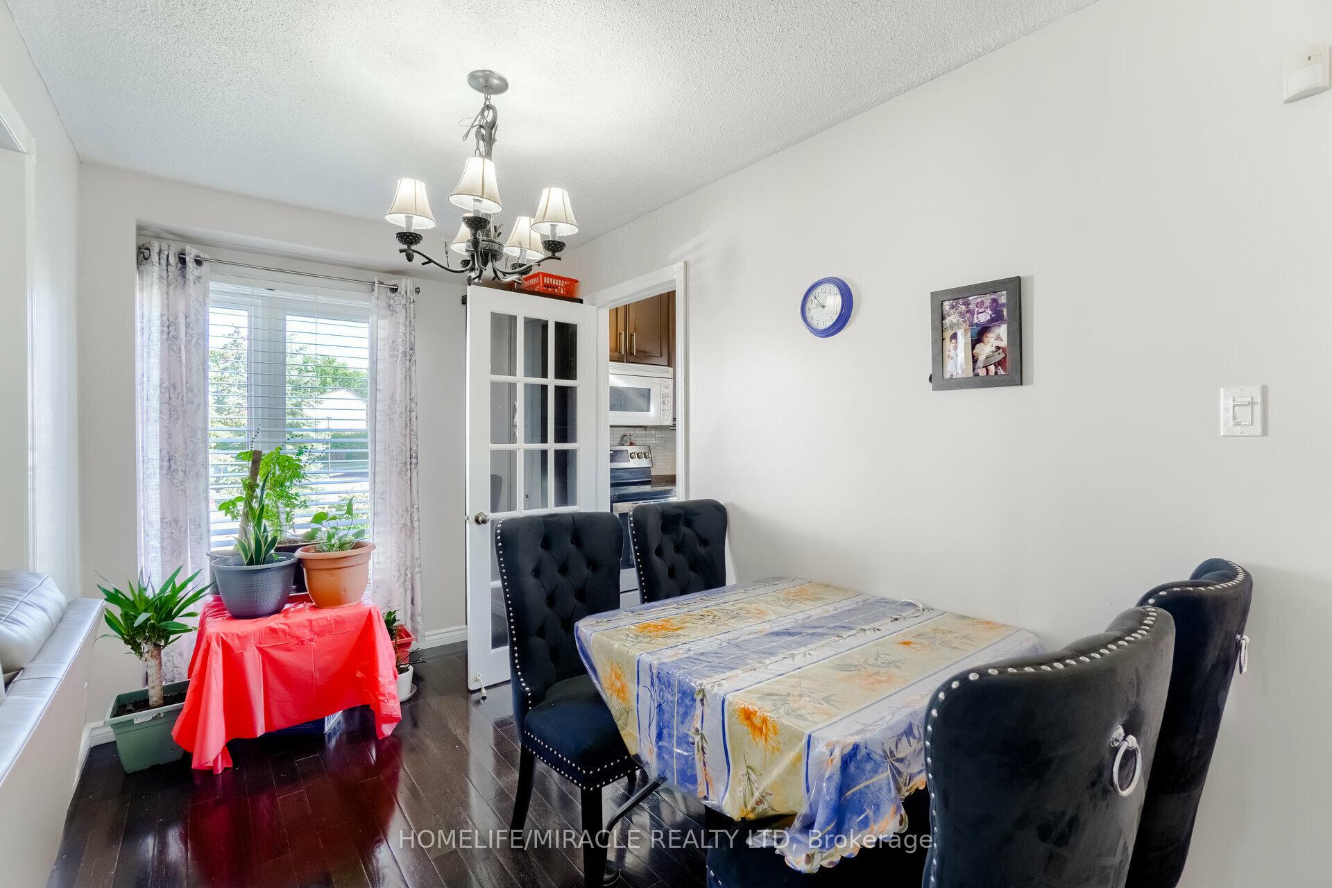 Photo 33 of 34 Greenbush Crescent, Brampton, Northgate — HOMEH