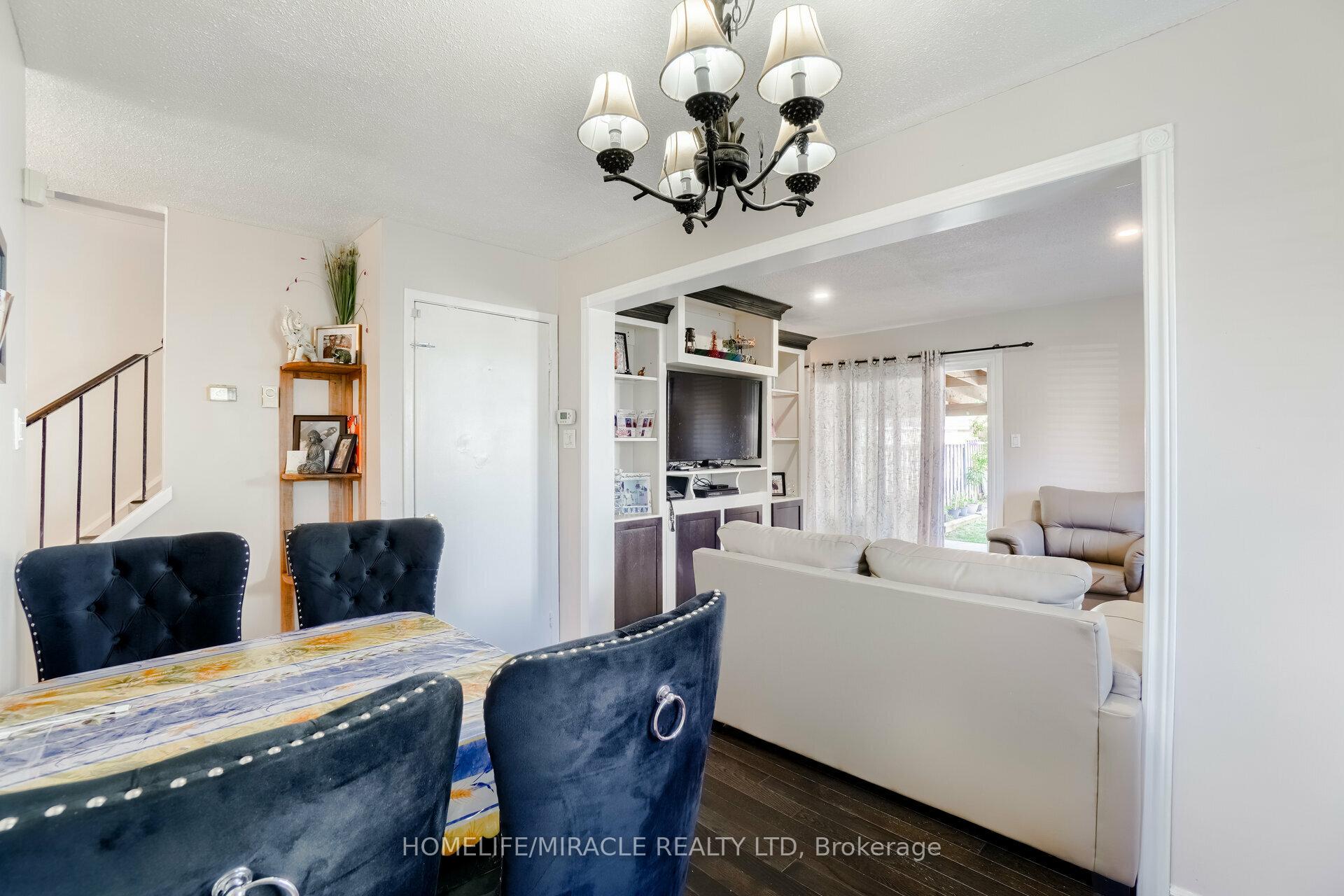 Photo 13 of 34 Greenbush Crescent, Brampton, Northgate — HOMEH