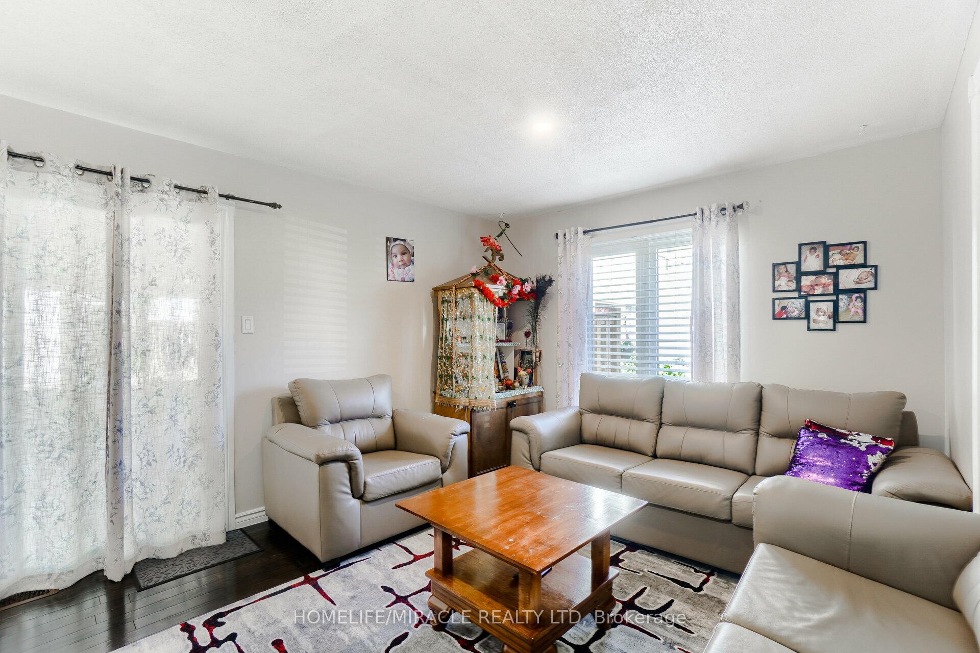 Photo 7 of 34 Greenbush Crescent, Brampton, Northgate — HOMEH