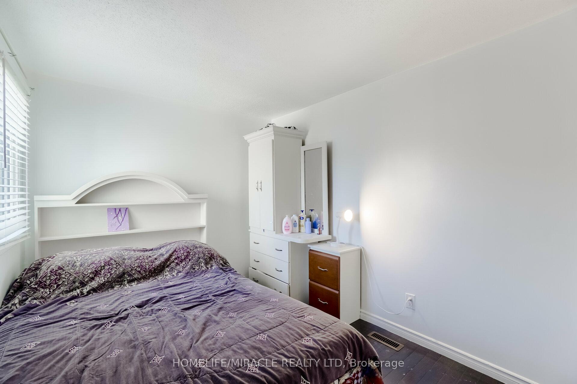 Photo 27 of 34 Greenbush Crescent, Brampton, Northgate — HOMEH