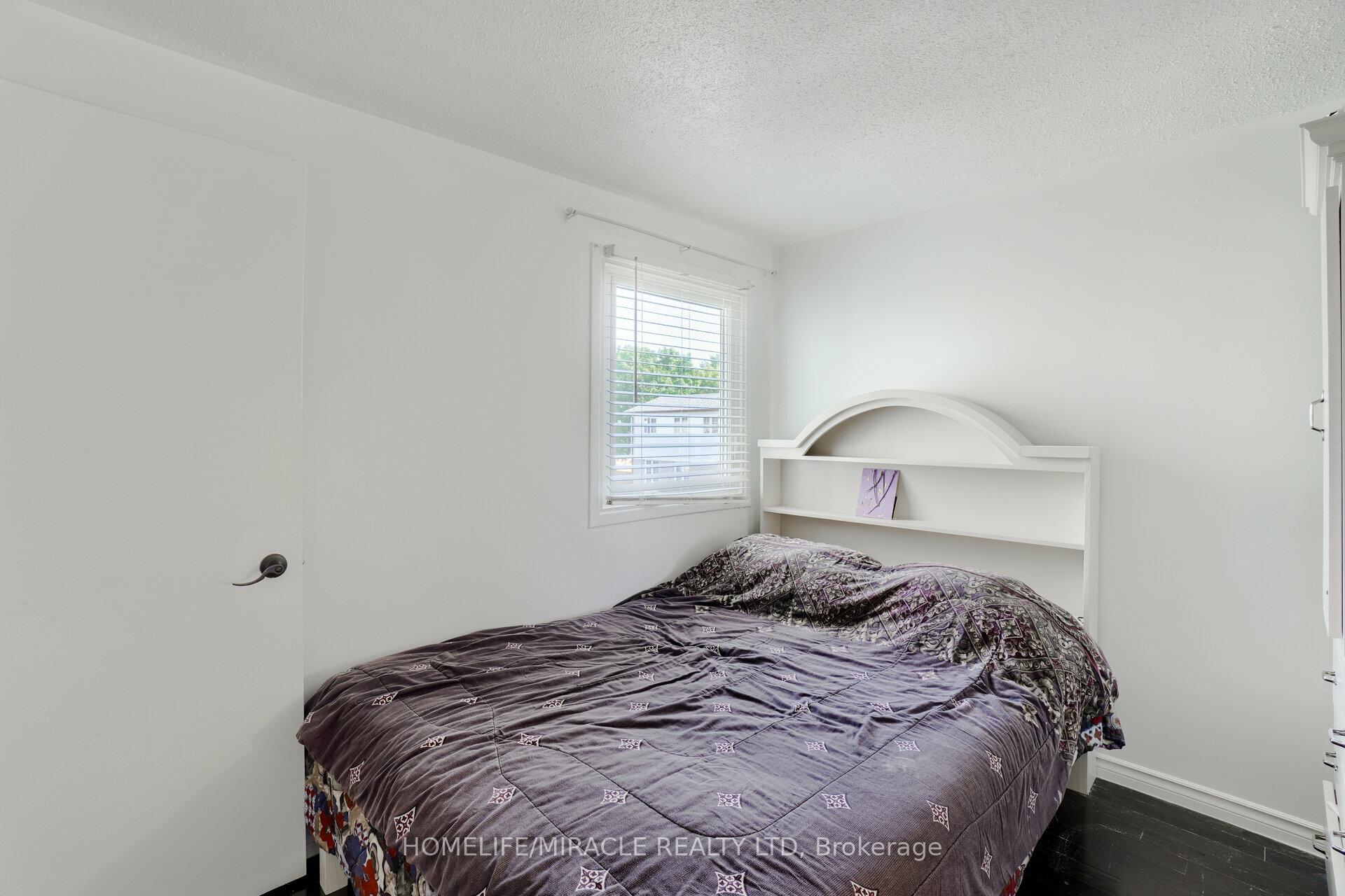 Photo 24 of 34 Greenbush Crescent, Brampton, Northgate — HOMEH