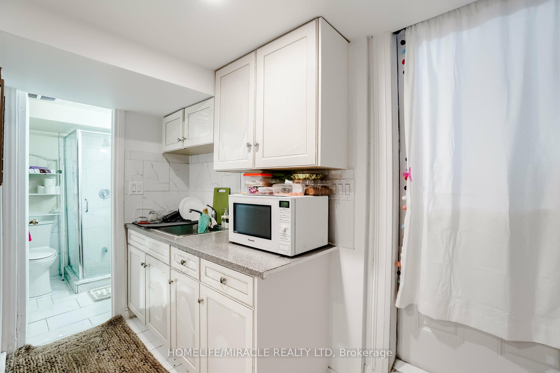 Photo 16 of 34 Greenbush Crescent, Brampton, Northgate — HOMEH