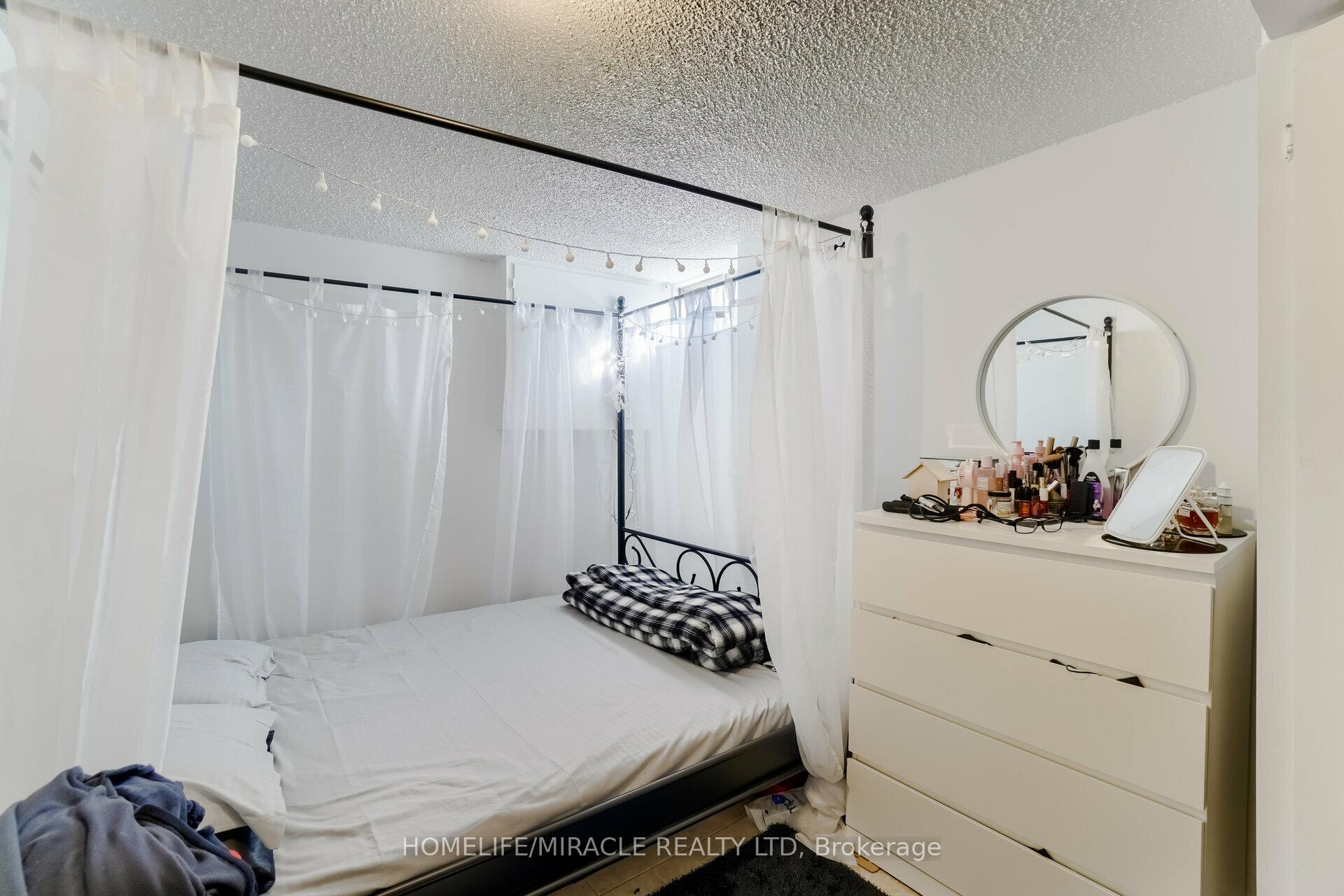 Photo 38 of 34 Greenbush Crescent, Brampton, Northgate — HOMEH