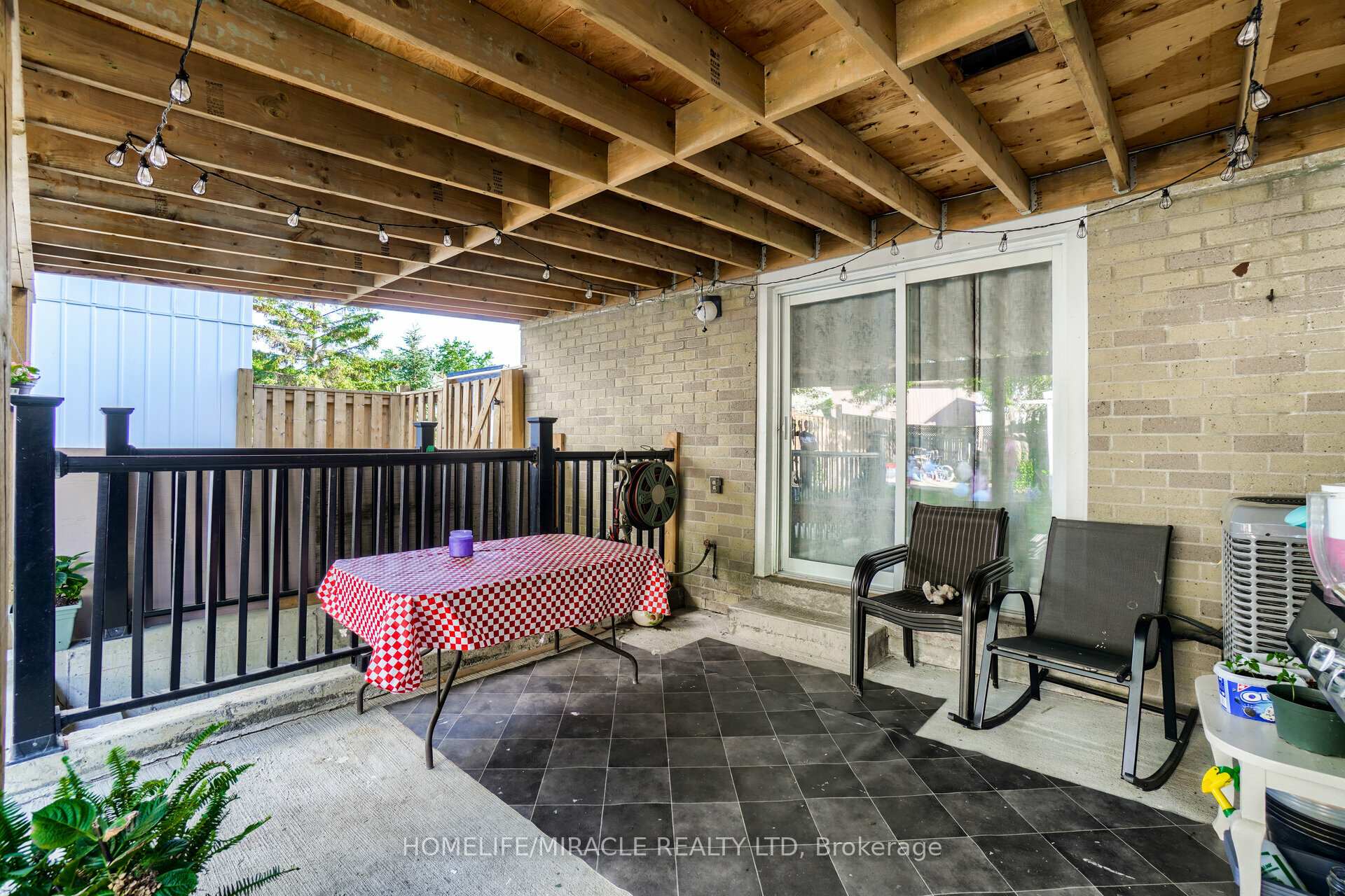 Photo 20 of 34 Greenbush Crescent, Brampton, Northgate — HOMEH