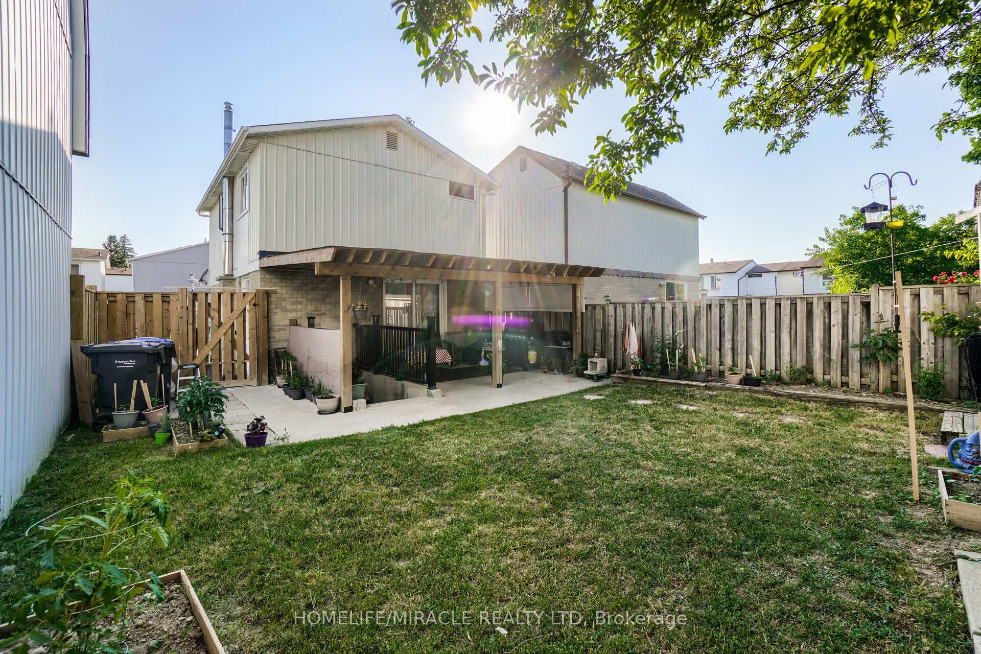 Photo 19 of 34 Greenbush Crescent, Brampton, Northgate — HOMEH