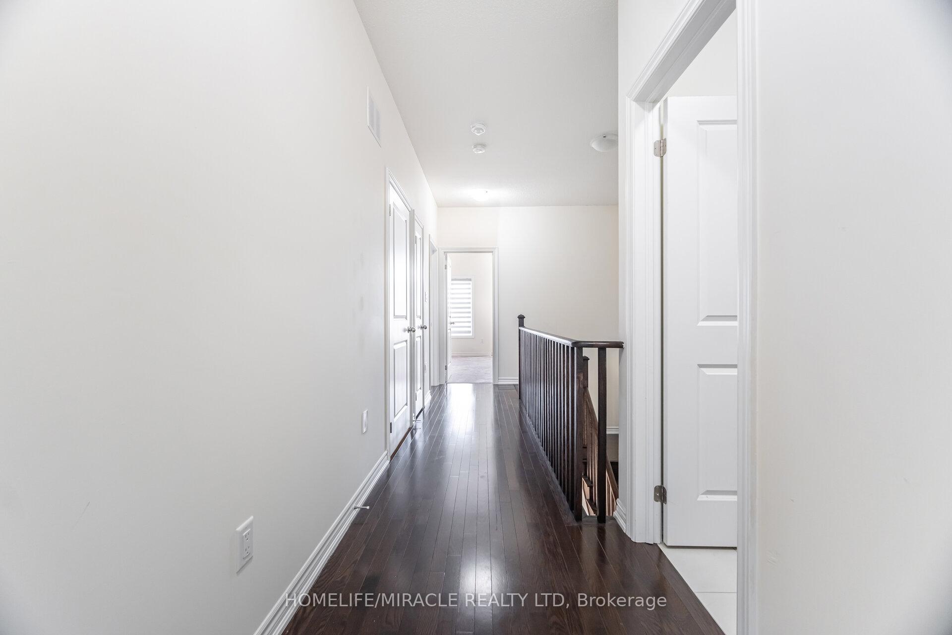 Photo 41 of 10 Van Wart Street, Whitby, Rural Whitby — HOMEH