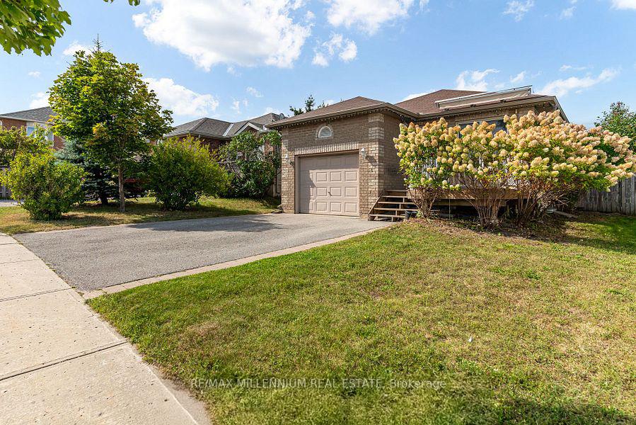 Photo 1 of 44 Hanmer Street E, Barrie, East Bayfield — HOMEH