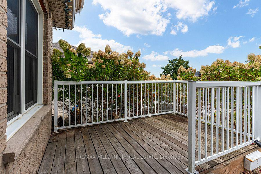Photo 3 of 44 Hanmer Street E, Barrie, East Bayfield — HOMEH
