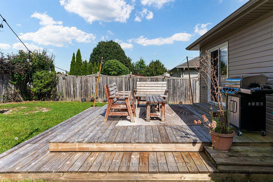Photo 38 of 44 Hanmer Street E, Barrie, East Bayfield — HOMEH