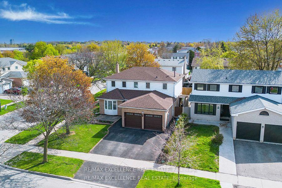 Photo 2 of 19 Mikado Crescent, Brampton, Central Park — HOMEH