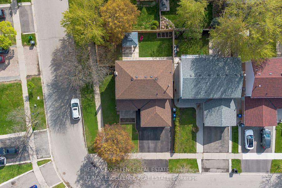 Photo 5 of 19 Mikado Crescent, Brampton, Central Park — HOMEH