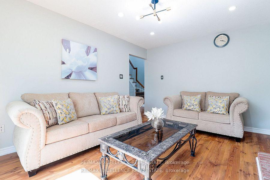 Photo 13 of 19 Mikado Crescent, Brampton, Central Park — HOMEH