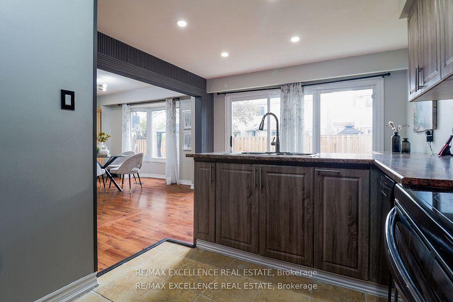Photo 21 of 19 Mikado Crescent, Brampton, Central Park — HOMEH