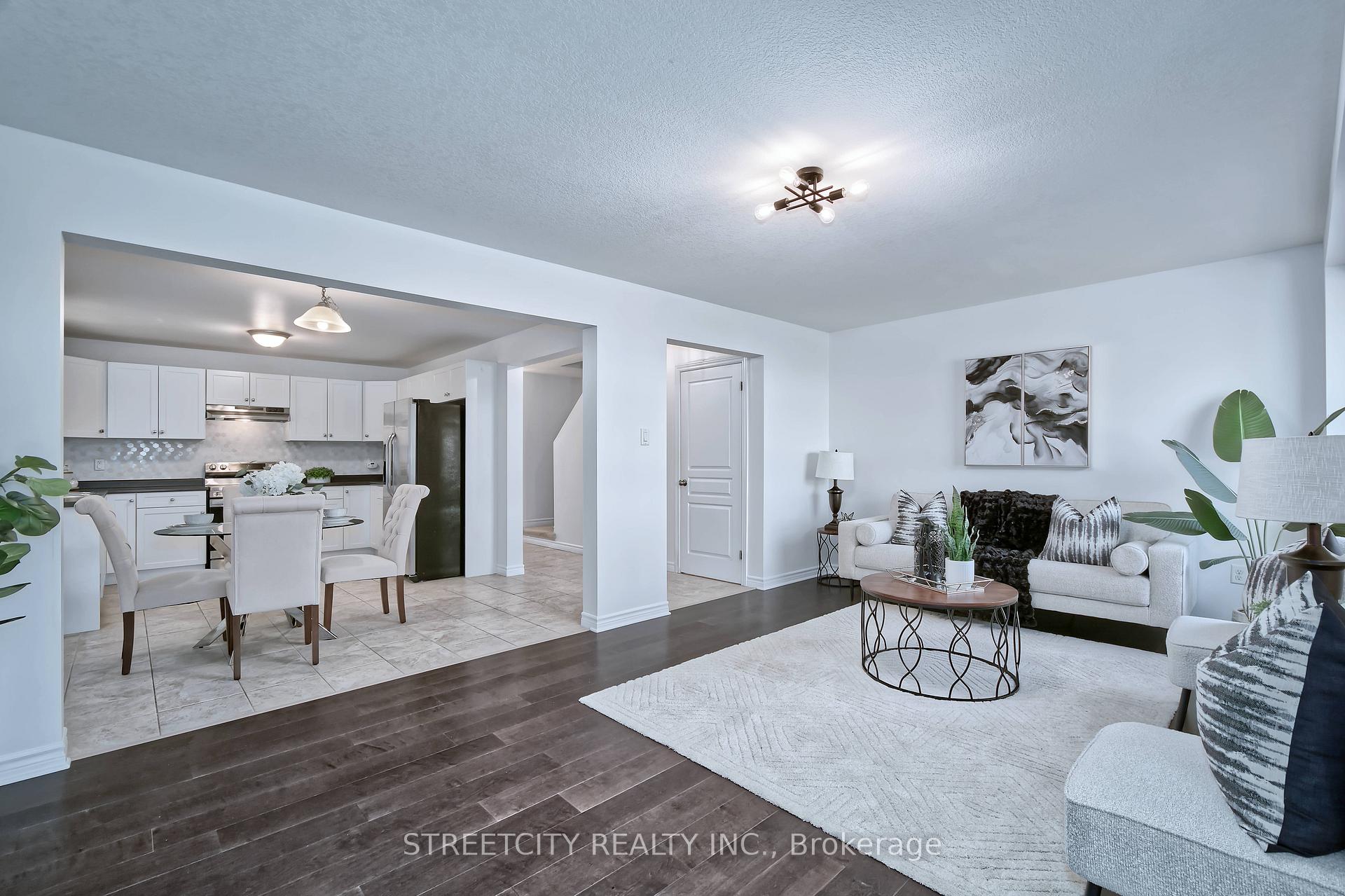 Photo 6 of 1966 Foxridge Crescent, London, North S — HOMEH