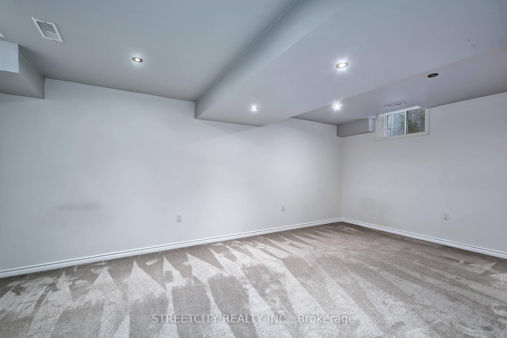 Photo 17 of 1966 Foxridge Crescent, London, North S — HOMEH