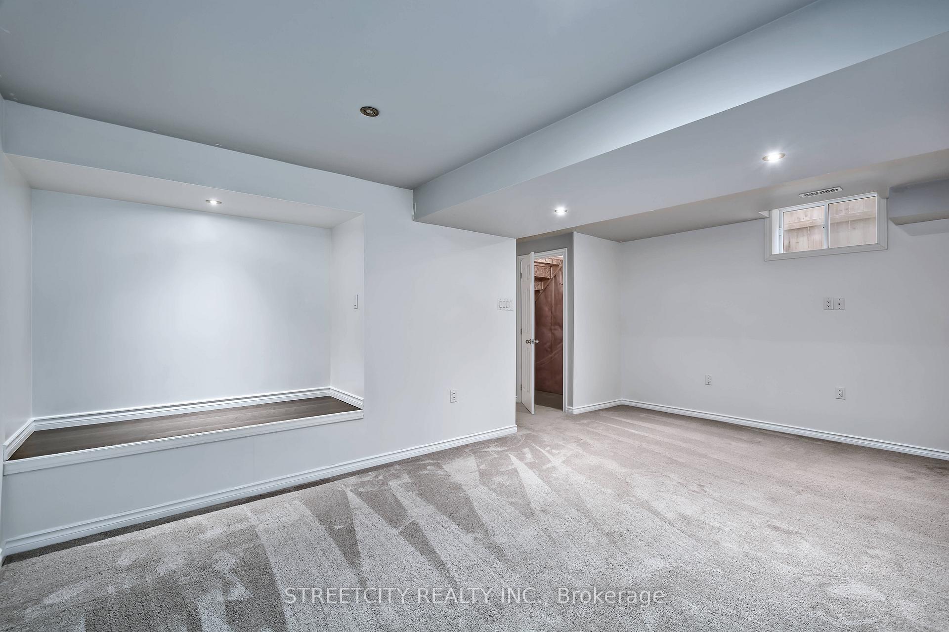 Photo 18 of 1966 Foxridge Crescent, London, North S — HOMEH