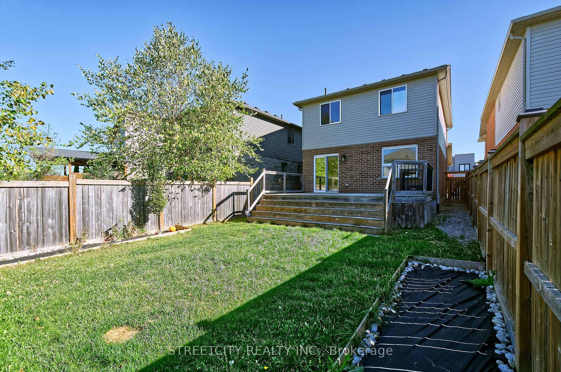 Photo 25 of 1966 Foxridge Crescent, London, North S — HOMEH