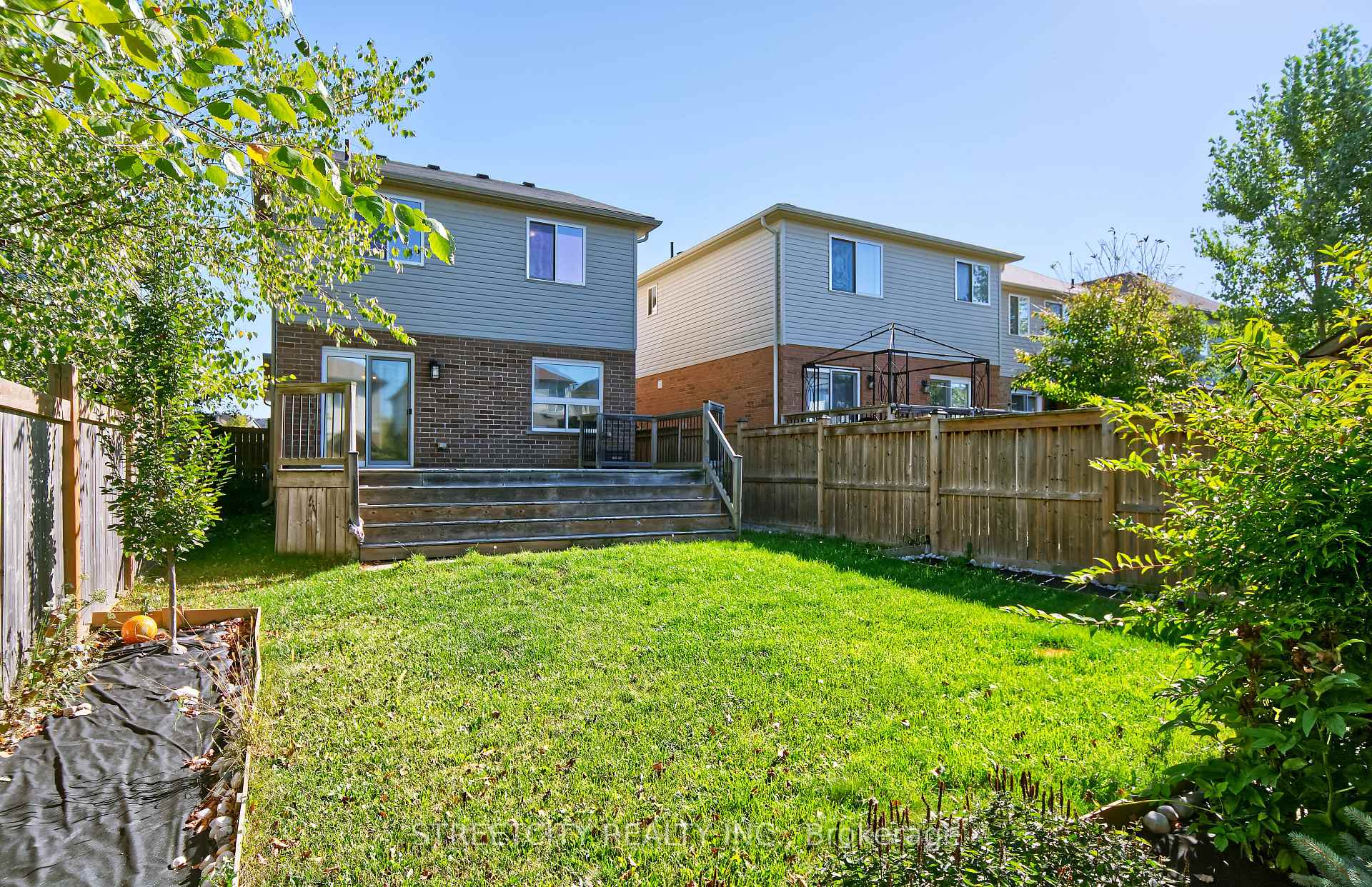 Photo 26 of 1966 Foxridge Crescent, London, North S — HOMEH