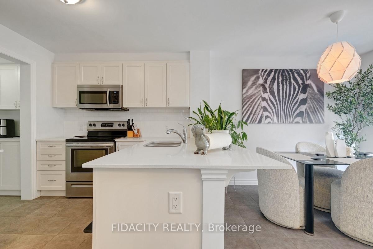 Photo 8 of 111 Gelderland Private, Ottawa, Kanata - Emerald Meadows/Trailwest — HOMEH