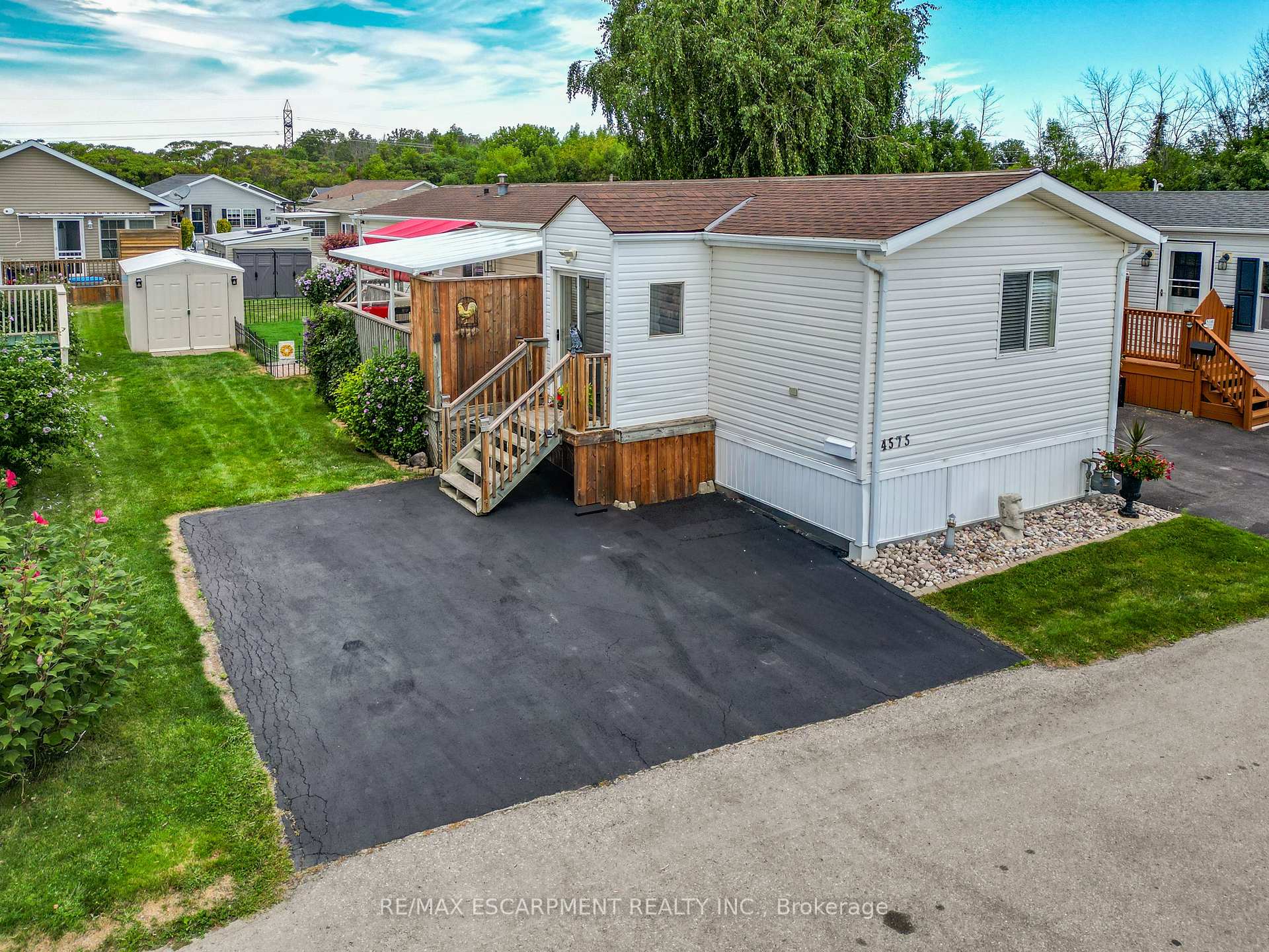 Front of 4575 Rebecca Lane