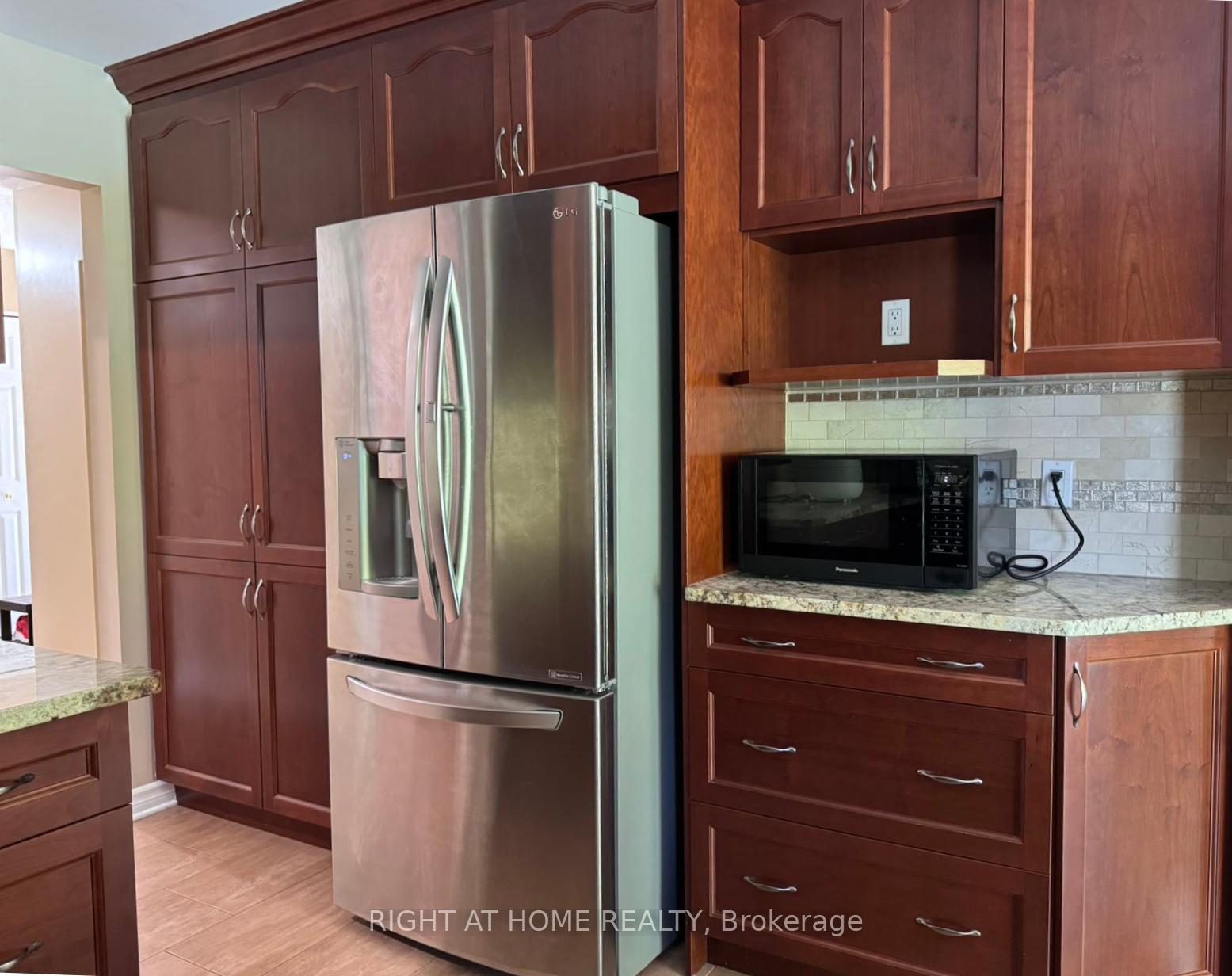 Photo 12 of 155 Springwater Drive, Ottawa, Kanata - Bridlewood — HOMEH