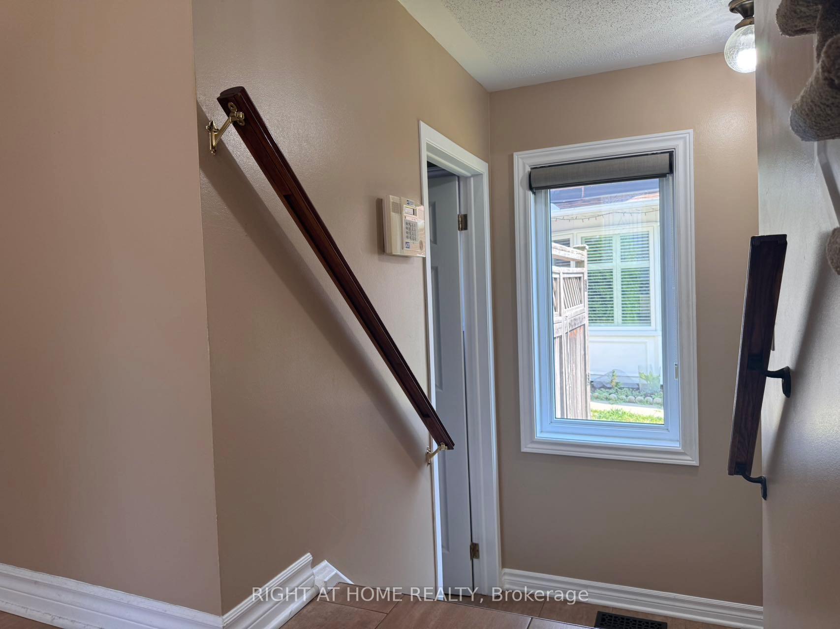 Photo 33 of 155 Springwater Drive, Ottawa, Kanata - Bridlewood — HOMEH
